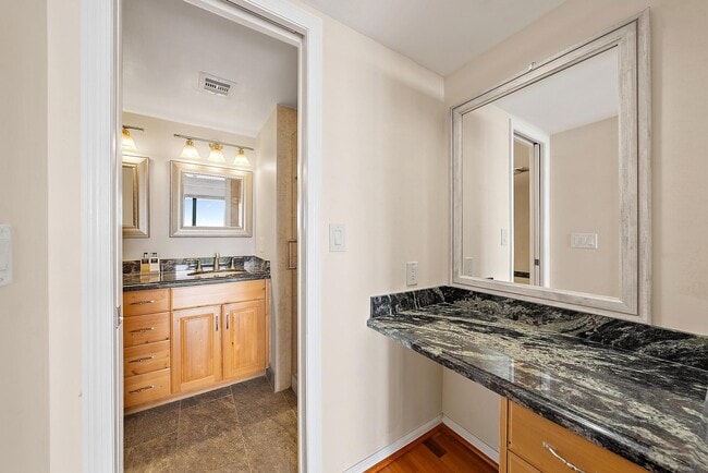 Building Photo - 356 Golfview Rd