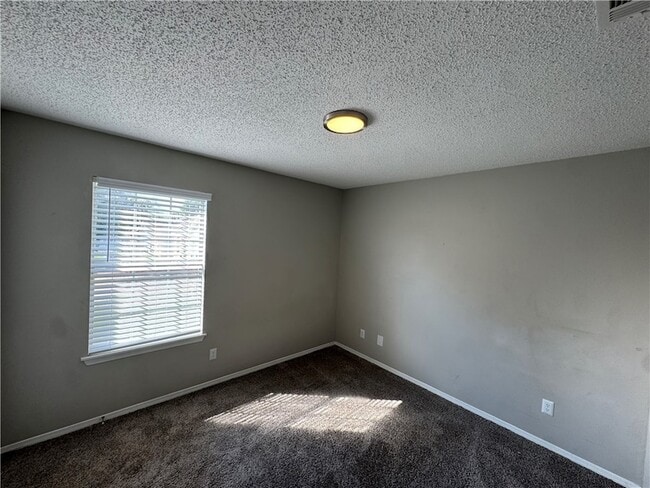 Building Photo - 1374 N Chickadee Ave