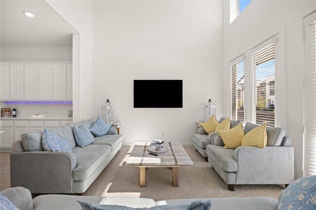 Building Photo - 19730 Curved Steel Dr