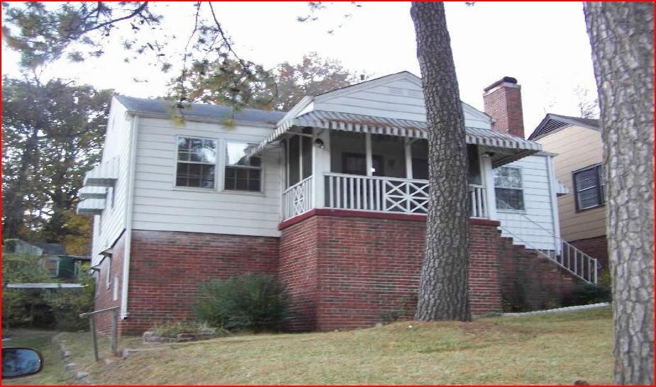 Building Photo - 3118 Avenue Q