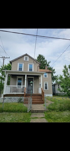 3 Bedroom house for rent. - 48 Clark St