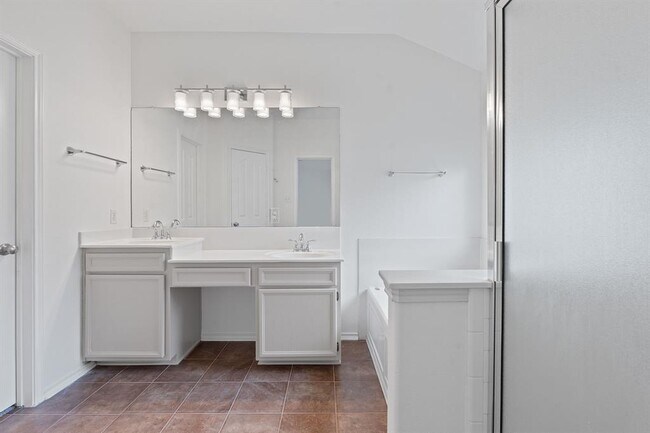 Building Photo - 909 Saba Cove