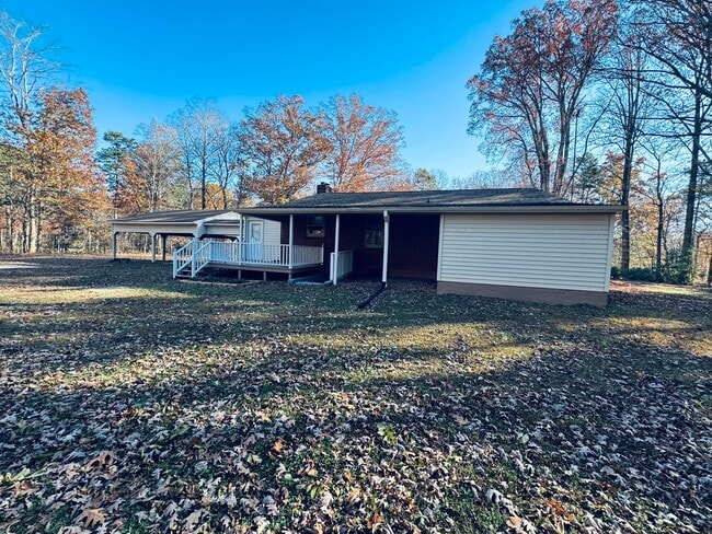 Building Photo - One Level Country Living