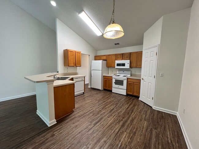Building Photo - $1495- 3/2 in Palm Coast