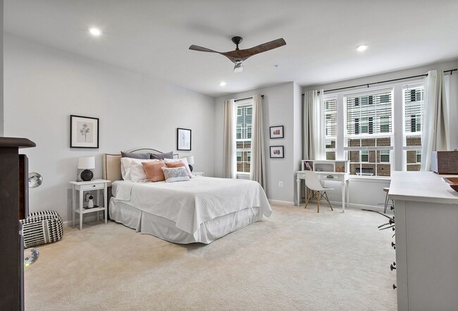 Building Photo - Modern 3-bedroom, 2.5-bath Townhouse!