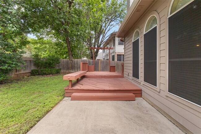 Building Photo - 1616 Chasewood Dr
