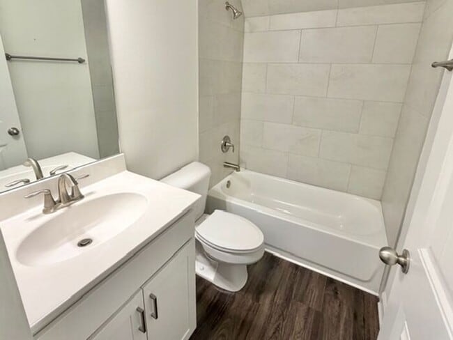 Building Photo - OPEN HOUSE! Now Leasing a 5-Bedroom 3 Bath Home in Horn Lake, MS.