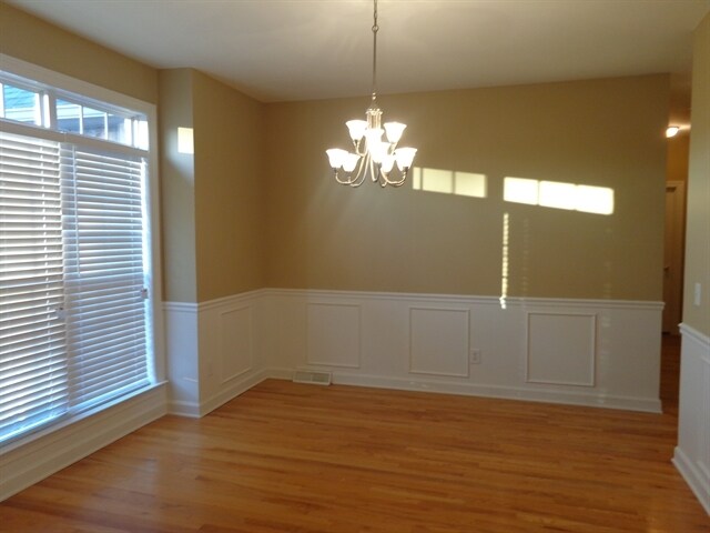 Building Photo - 922 Stewart Valley Dr