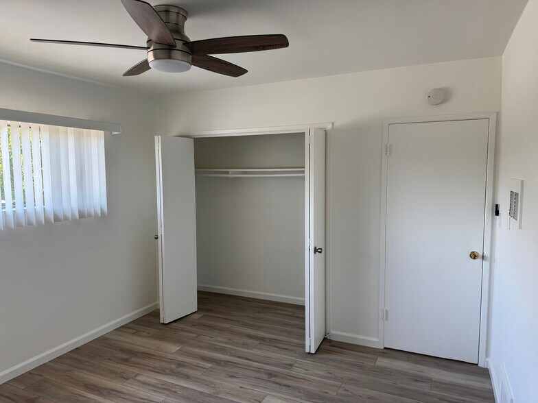 Building Photo - 820 S Rosemead Blvd