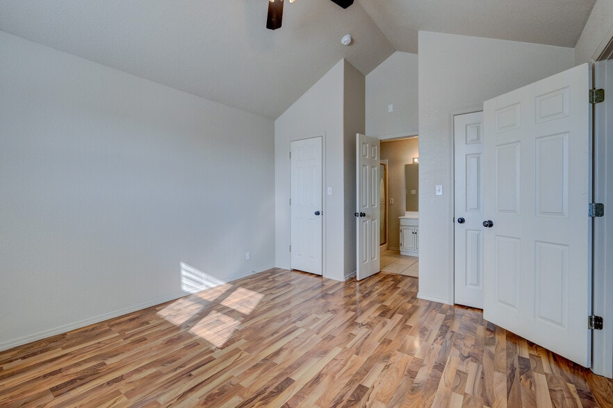 Building Photo - 4986 Raintree Cir