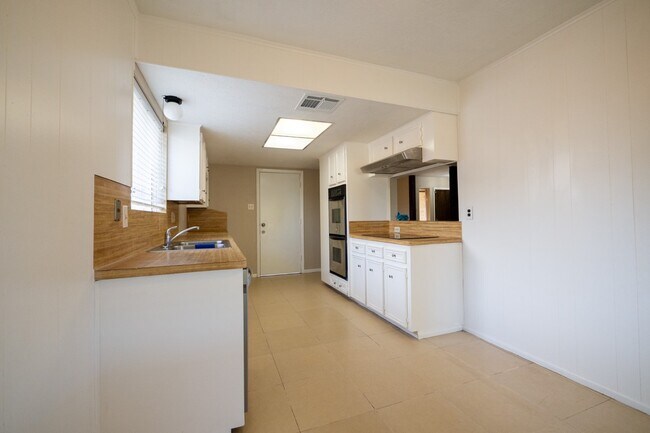 Building Photo - 7310 Westbranch Dr