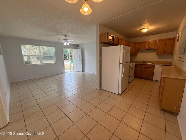 Building Photo - 1218 Willow Ln