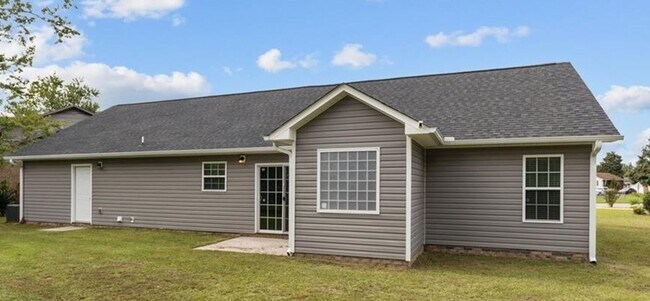 Building Photo - 1595 Rossmore Dr