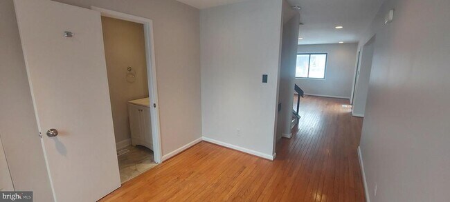 Building Photo - 9505 Fern Hollow Way