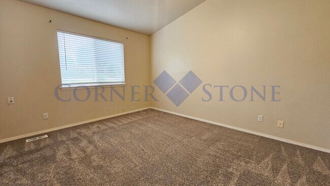 Building Photo - Beautiful Home with Separate Office/Bonus Room!