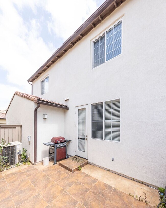 Building Photo - Irvine Condo Now Leasing