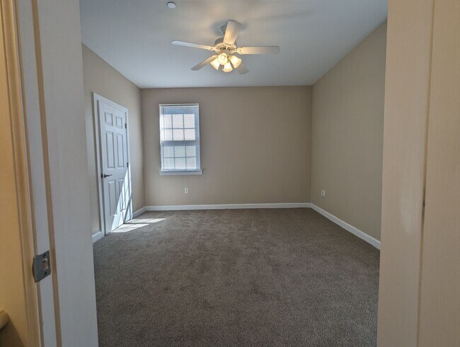 Building Photo - Beautiful One Bedroom Apartment in Fort Walton Beach!