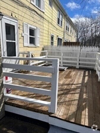 Building Photo - 23 Keyes St
