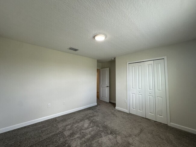 Building Photo - 1616 Oak Blossom Dr