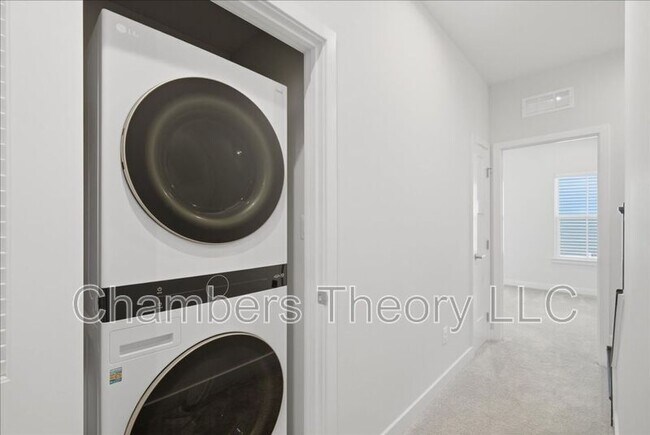 Building Photo - 4322 Ellipse Ter