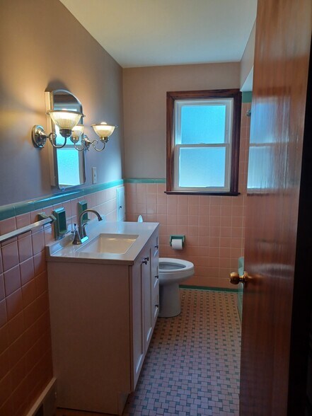 Building Photo - 21 East and West Rd