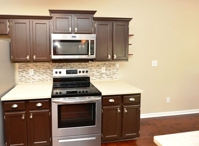 Building Photo - 517 Whisper Walk