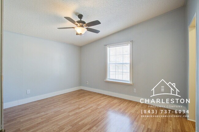Building Photo - 1807 United Dr