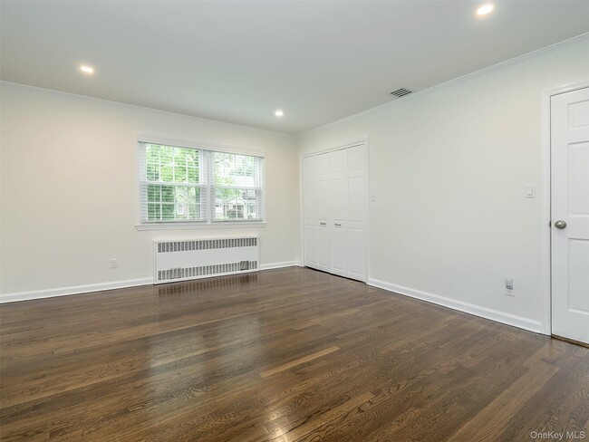 Building Photo - 14 St Pauls Pl