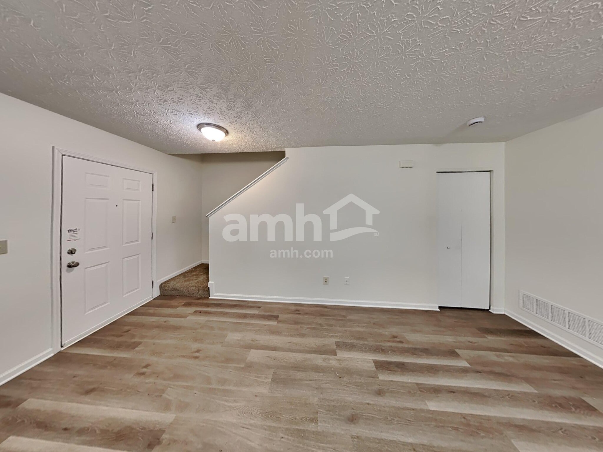 Building Photo - 7504 Hemrich Dr