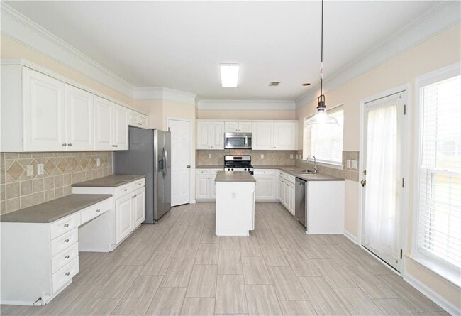 Building Photo - 8155 Cavendish Pl