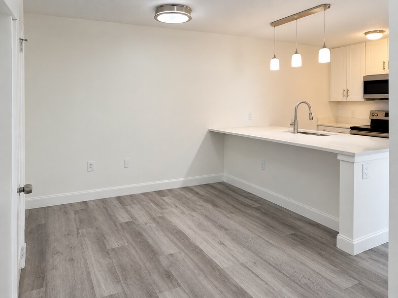 Building Photo - 1801 18th Way