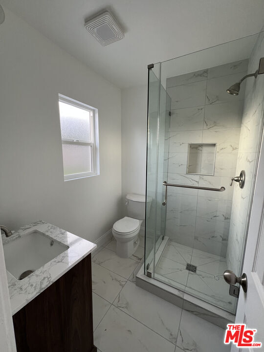 Building Photo - 15605 Berendo Ave