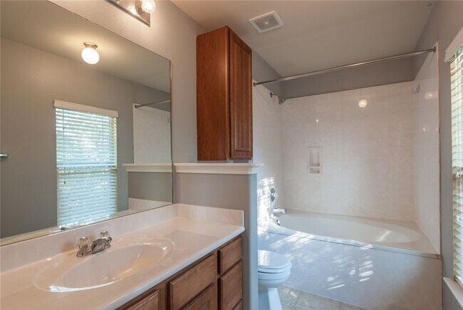 Building Photo - 642 Mcgarity-