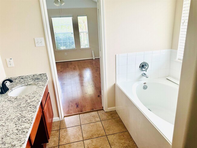 Building Photo - 25330 Barmby Dr