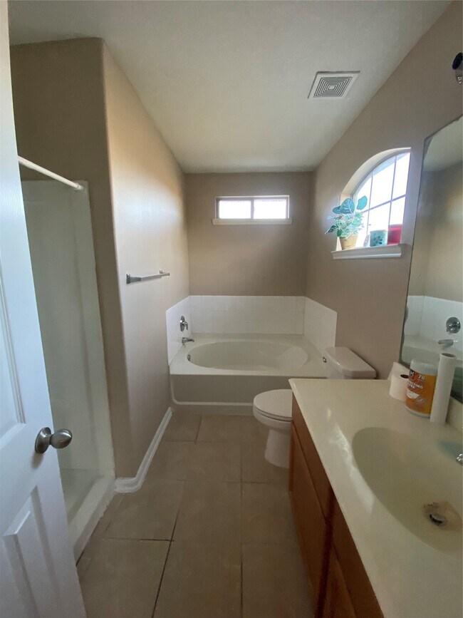 Building Photo - 13993 Buckskin Dr