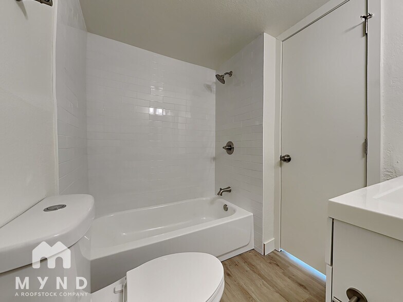 Building Photo - 1849 E Virginia Ave