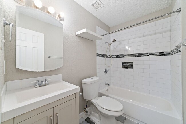 Building Photo - 11610 Grapewood Dr