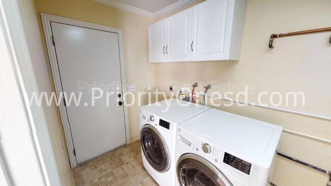 Building Photo - 10512 Caminito Westchester
