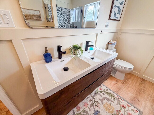 Building Photo - 16018 Windsor Dr