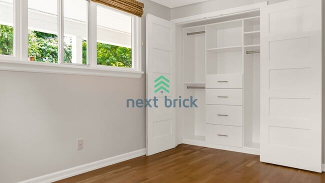 Building Photo - 3 Bed 2 Bath Single-family Home Available for Rent!