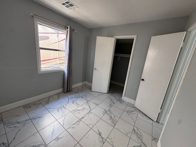Building Photo - Rare waterfront rental home opportunity at the blue sky Marina in Antioch!