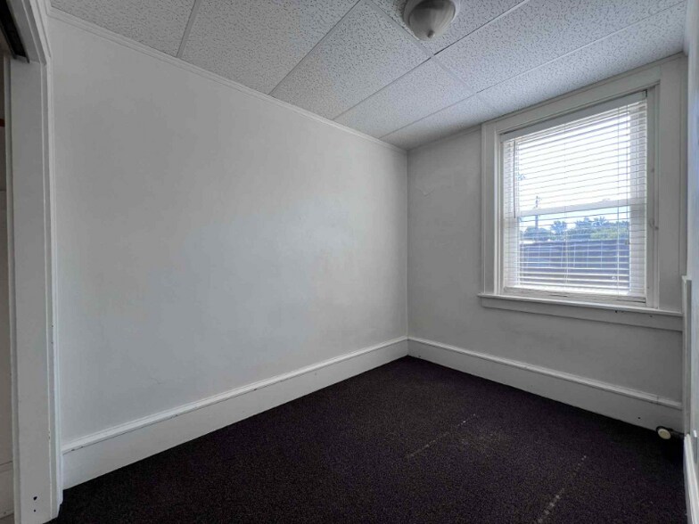 Building Photo - 222 E Aurora St