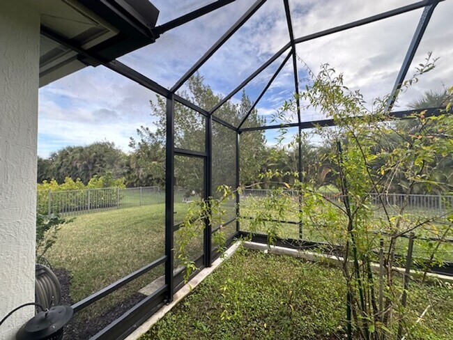 Building Photo - 8330 Summer Lake Dr SW