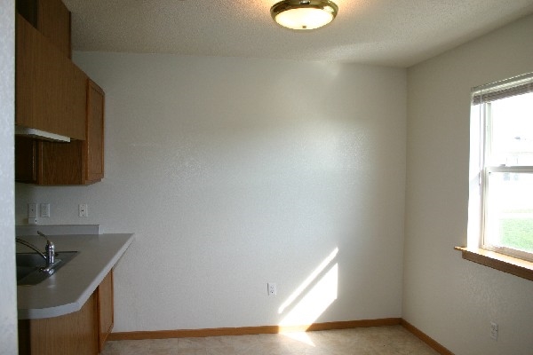 Kitchen - Willow Court Townhomes