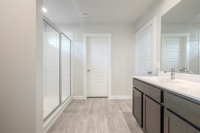 Building Photo - 2920 Gunnersbury Dr