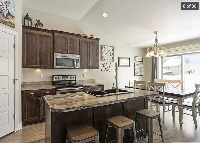 Building Photo - 5196 Ryanne Way