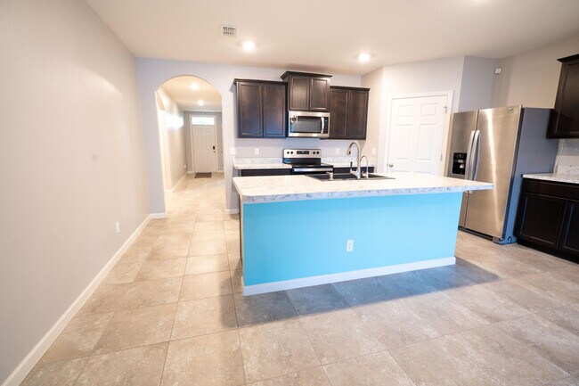 Building Photo - 1401 SE Portillo Rd