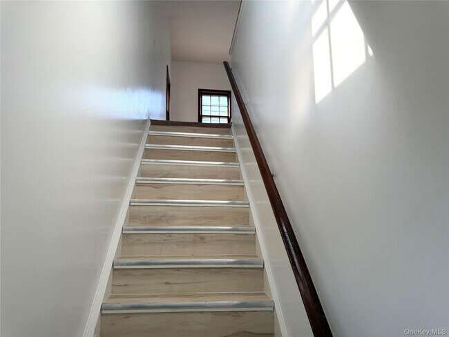 Building Photo - 102 Ward St