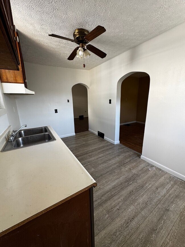 Building Photo - 1254 Willow St