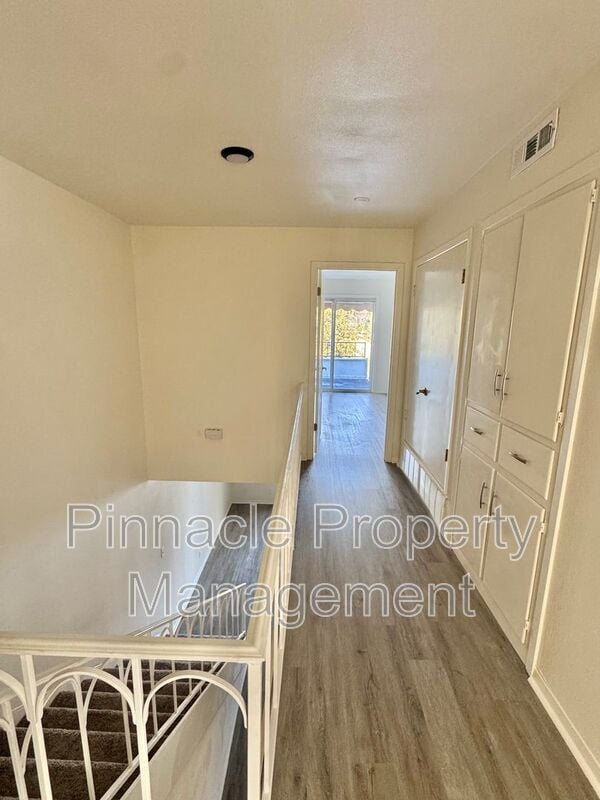 Building Photo - 2408 Lindenwood Dr